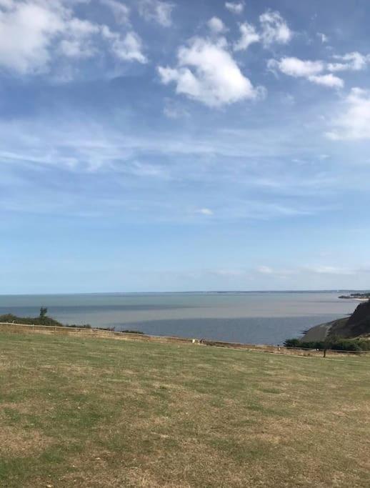 2 Bedroom Caravan With Sea Views Eastchurch Exterior foto